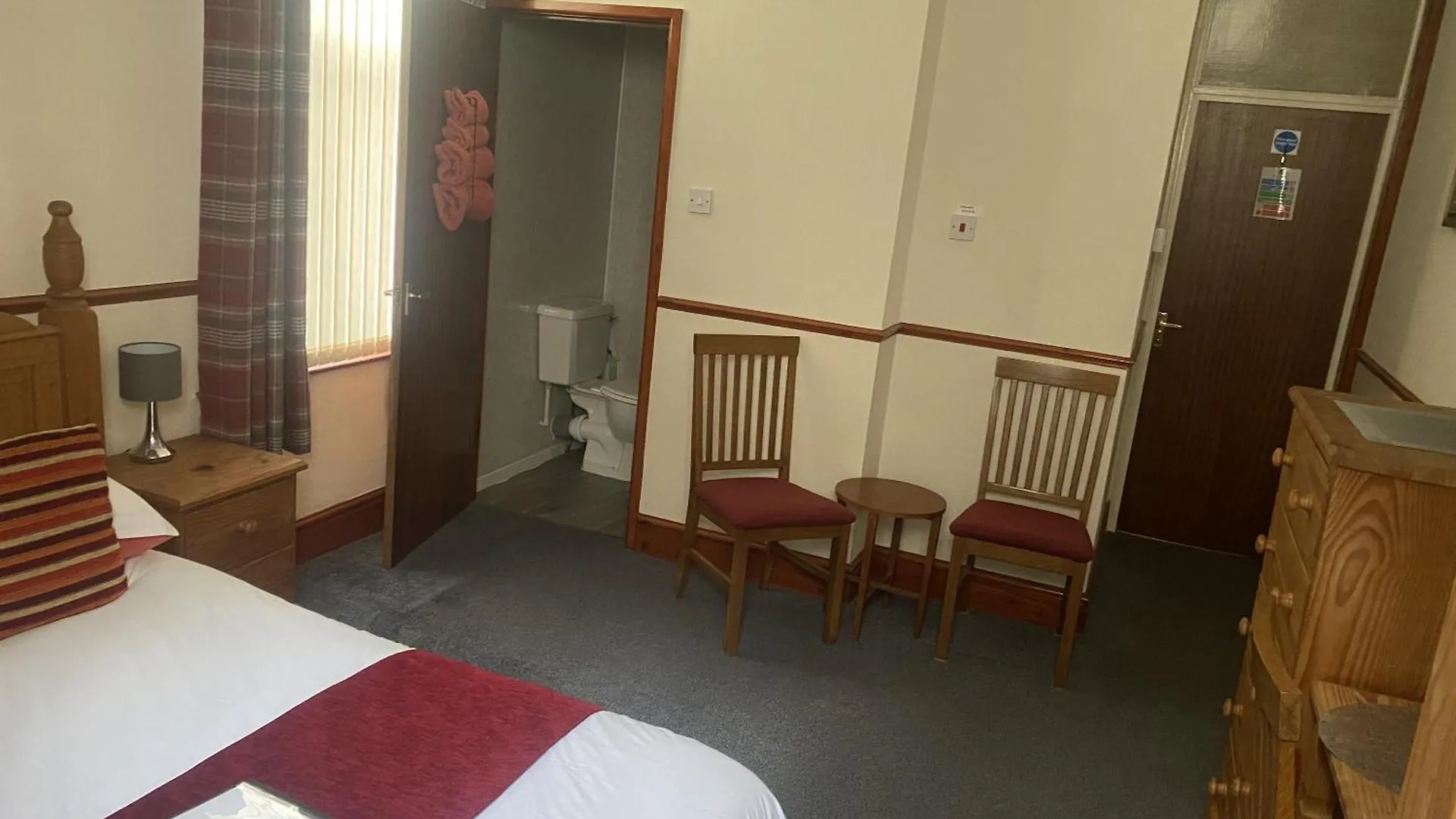 Evanescent Bar And Rooms 블랙풀 B&B